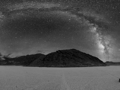 Панорама Млечного Пути, сделанная в Долине Смерти, США, 2005 год