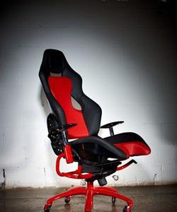 Офисное кресло от Ferrari