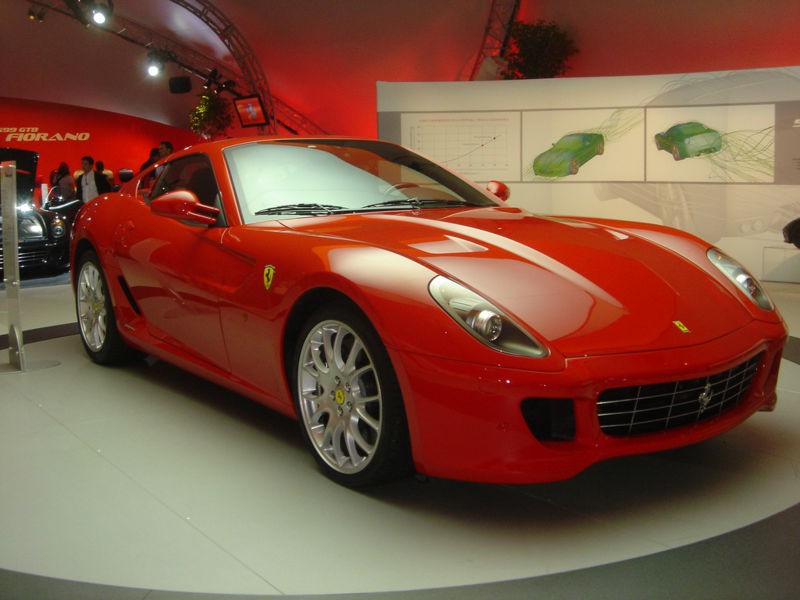 Ferrari Роналду выставили на аукцион