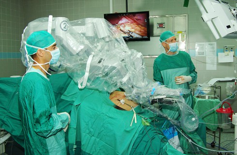 Роботы-хирурги появятся в столичных больницах