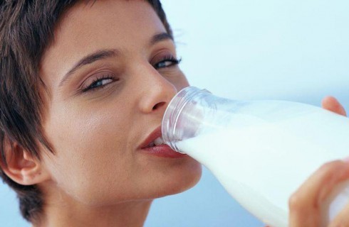 Способствует ли обезжиренное молоко ожирению?