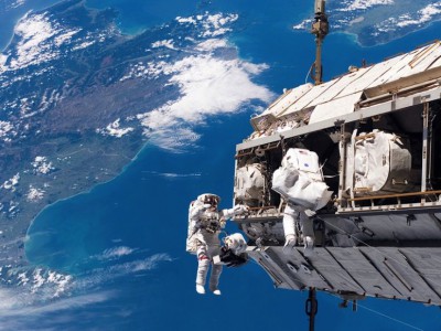 Астронавты МКС успешно завершили выход в космос