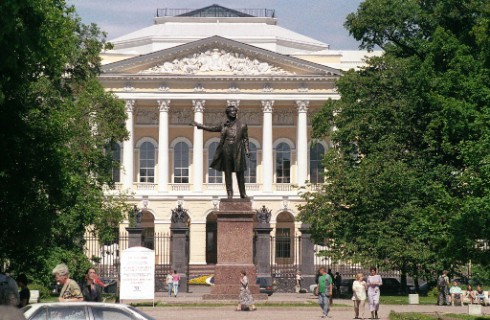 Для Русского музея и РЭМ создадут фондохранилище
