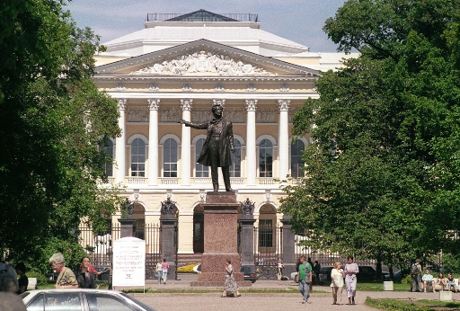 Для Русского музея и РЭМ создадут фондохранилище