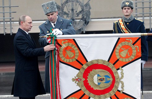 Президент вручил орден Рязанскому училищу