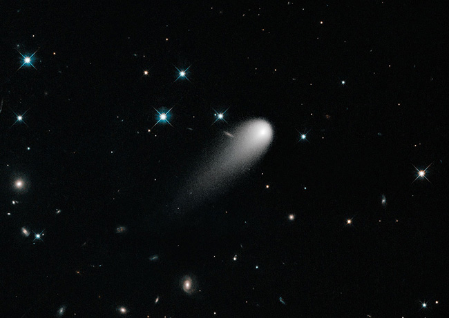 К Земле приближается комета столетия