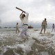 Необычный вид спорта: крикет на берегу