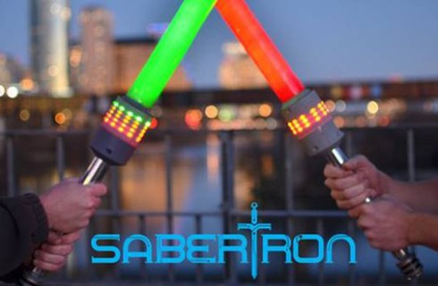 Почти настоящий лазерный меч Sabertron