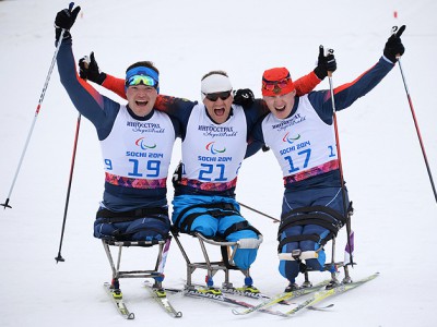 Второй день Паралимпиады: триумф российских спортсменов в лыжной гонке на 15 км.