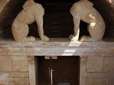 Археологи обнаружили древнюю гробницу