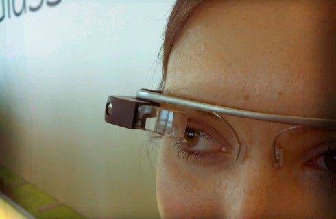 Google Glass будут читать мысли владельца