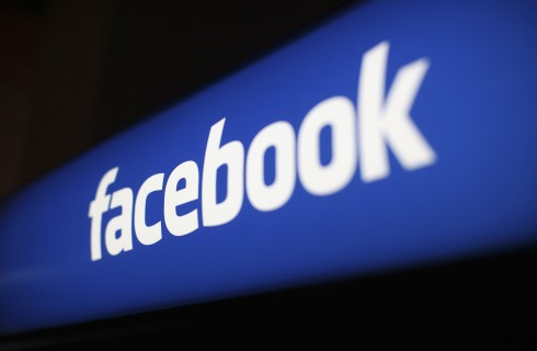 Facebook сливает информацию спецслужбам