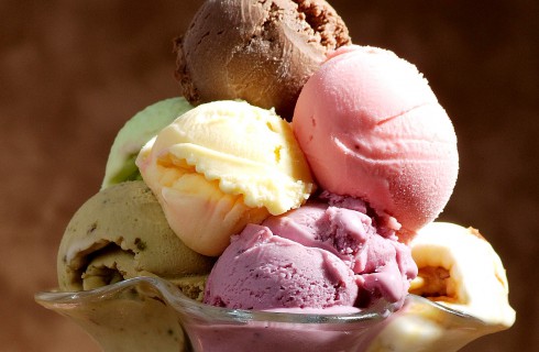 Мороженое оказывает плохое влияние на работу кишечника