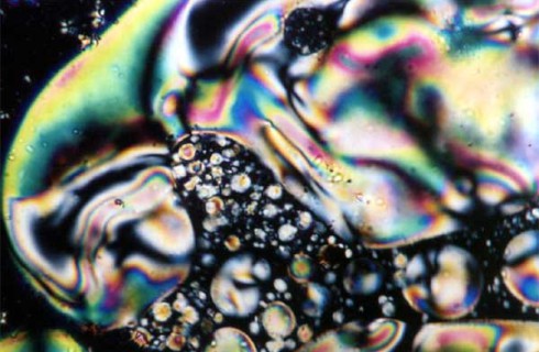 Дефекты в жидких кристаллах изменят электронный мир