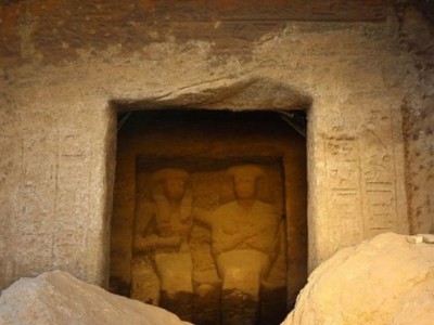 Египетские статуи . Кенотаф