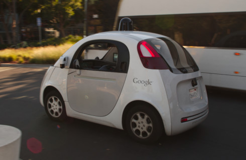 Google научил свои автомобили подавать звуковой сигнал