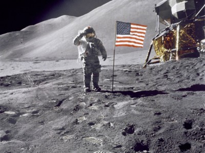 Сумка с «Аполлон-11» продали
