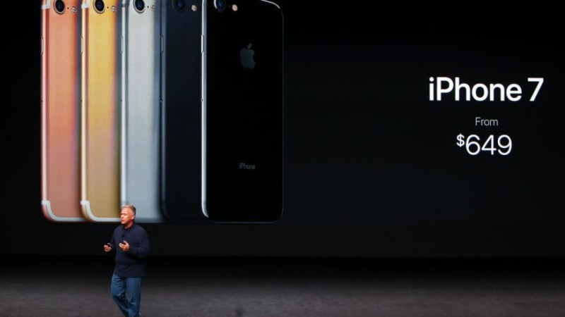 Компания Apple представила новый iPhone 7