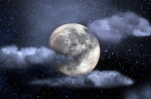 Сотни новых кратеров появились на Луне