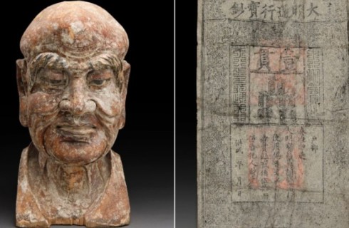 Скульптура скрывала древнюю банкноту