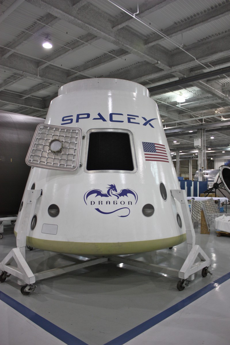 SpaceX готовится зарабатывать деньги на Луне