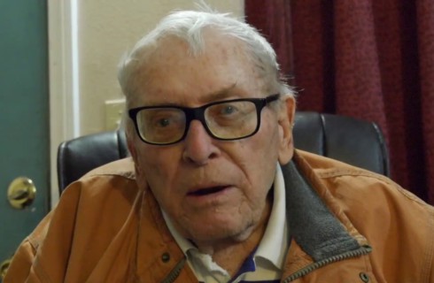 Помощь 89-летнему мужчине, оставшемуся на улице