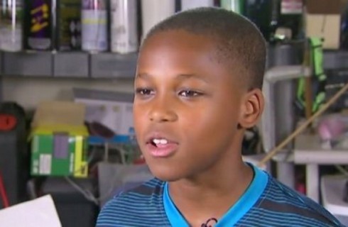11-летний мальчик спасает маленьких детей