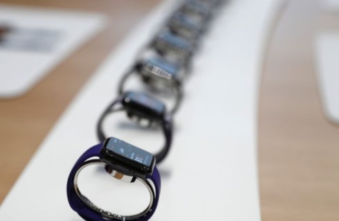 Apple создает самонастраивающиеся браслеты