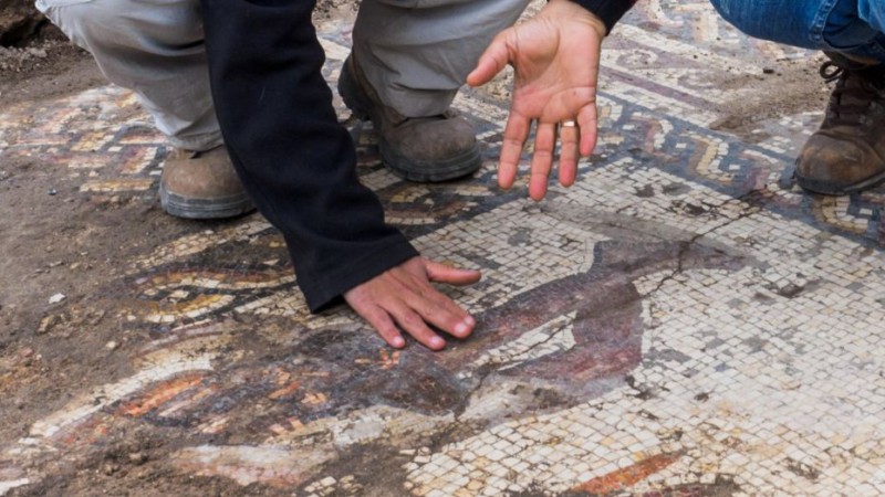 Разноцветную мозаику нашли в Израиле