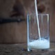 Молоко и простуда: можно ли их совмещать?