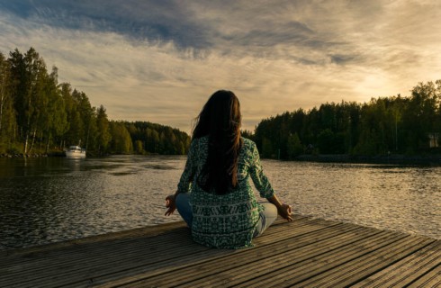 Медитация поможет облегчить симптомы менопаузы